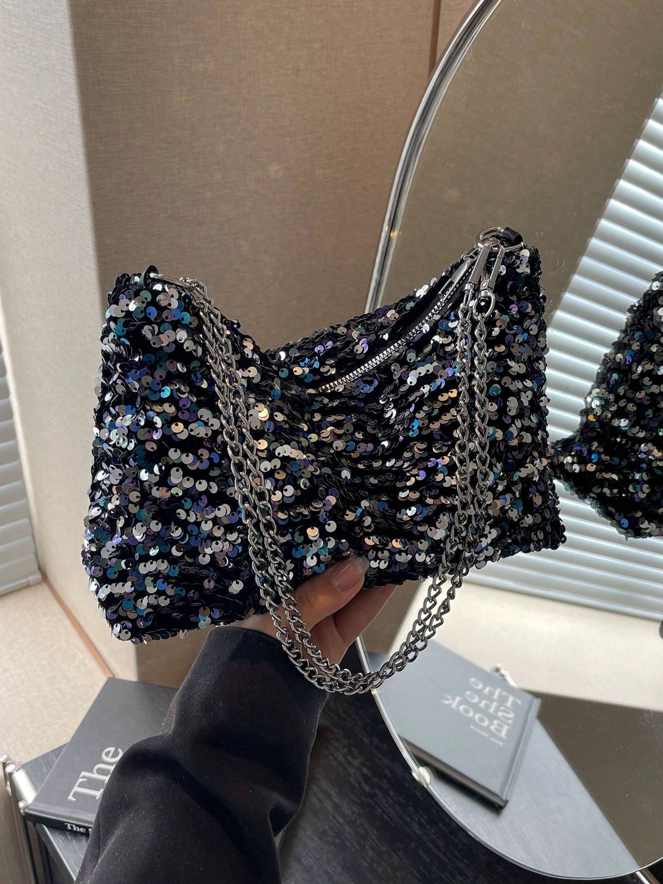 Irene – Versatile Crescent Straw Shoulder Bag