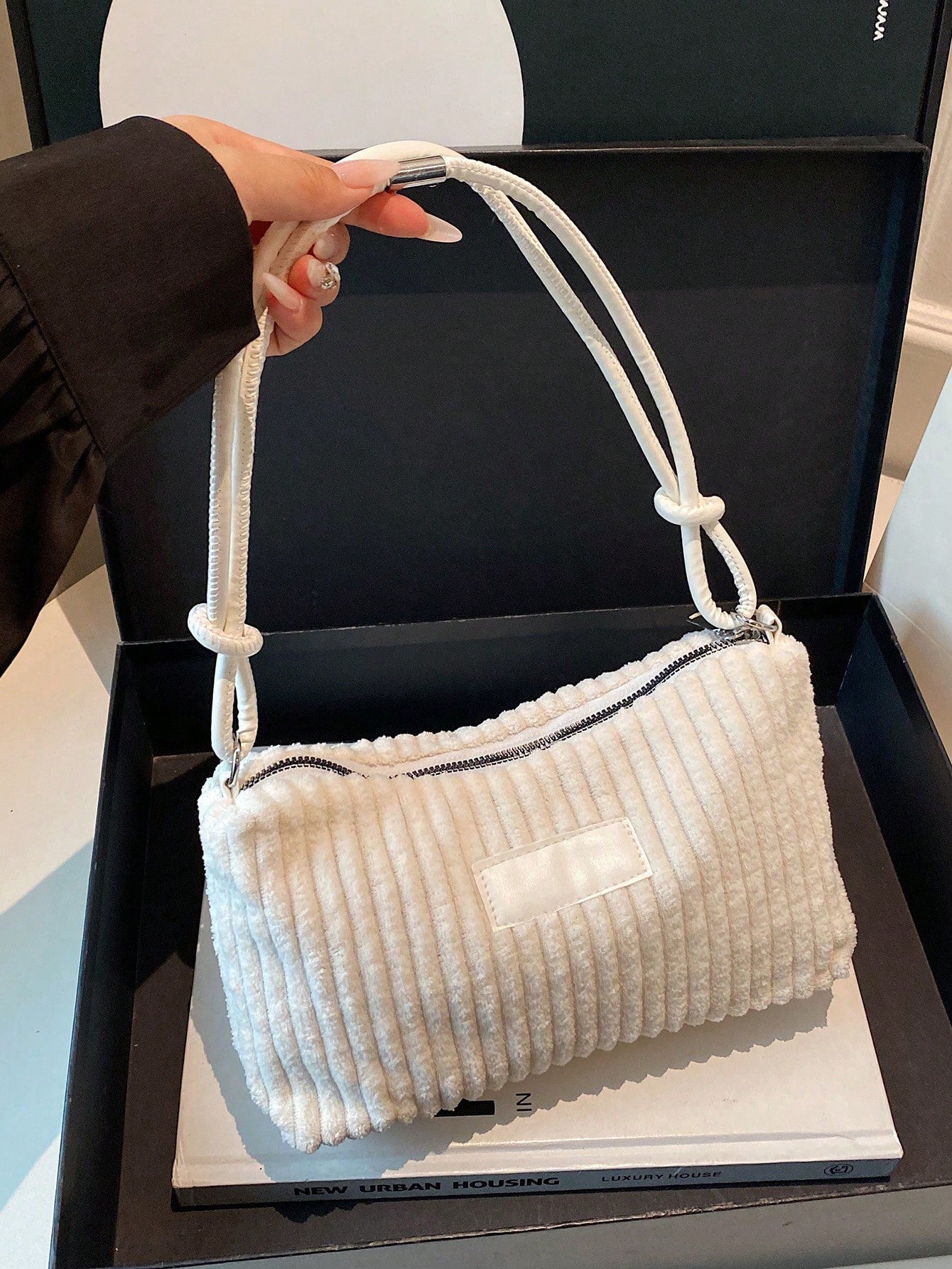 Irene – Versatile Crescent Straw Shoulder Bag