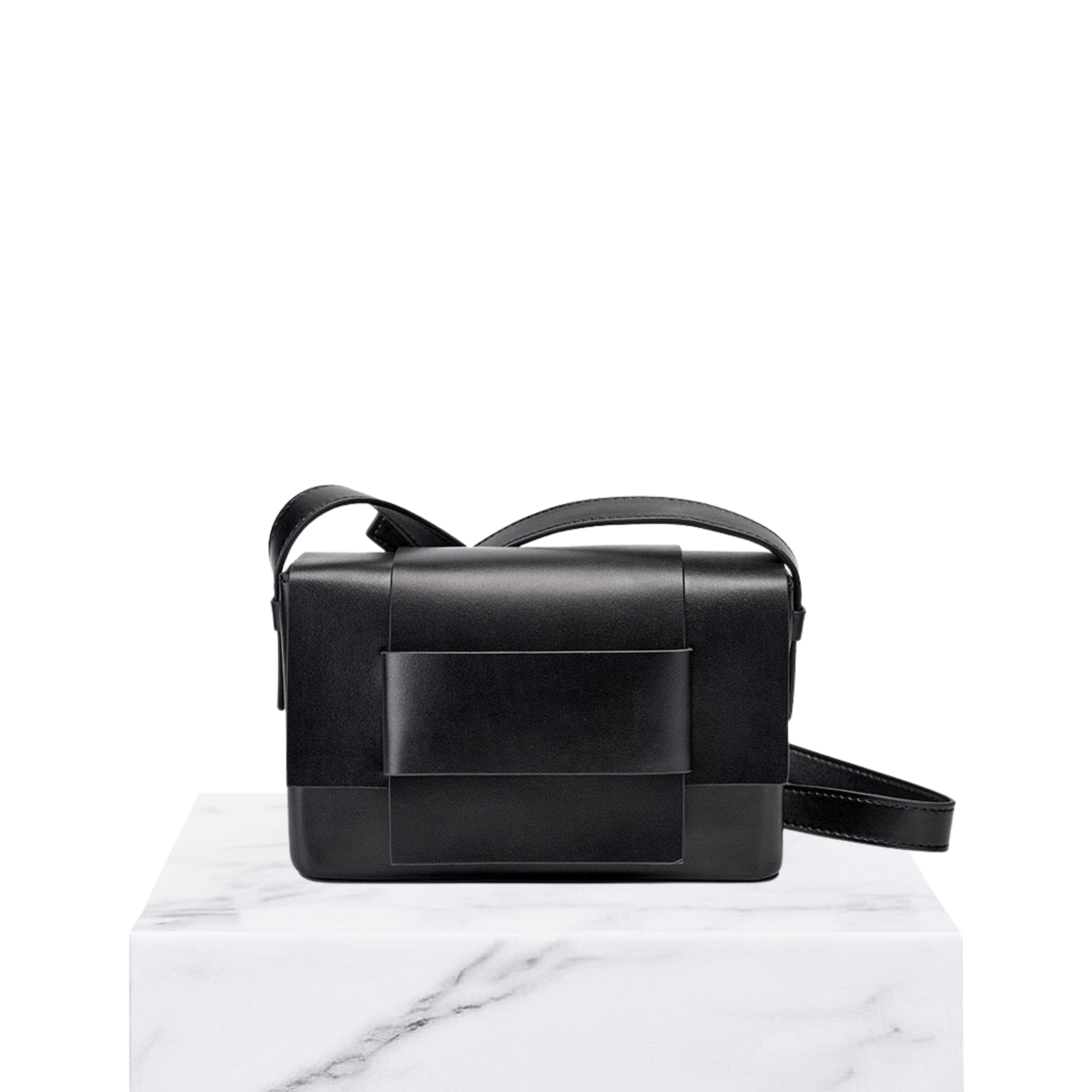 Irene – Timeless Minimalist Woven Leather Crossbody Bag